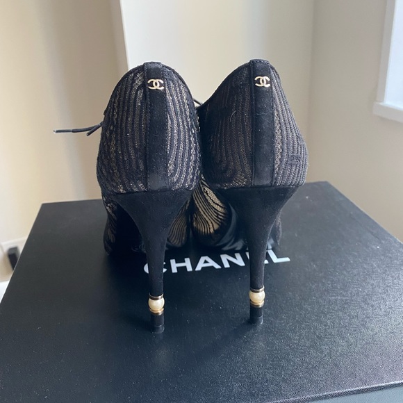 100% authentic CHANEL lace up booties size 37 - Picture 4 of 5